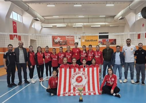 Petrolspor Voleybol Takımı Namağlup Şampiyon 