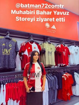 Bahar Yavuz Mağazayı Ziyaret Etti